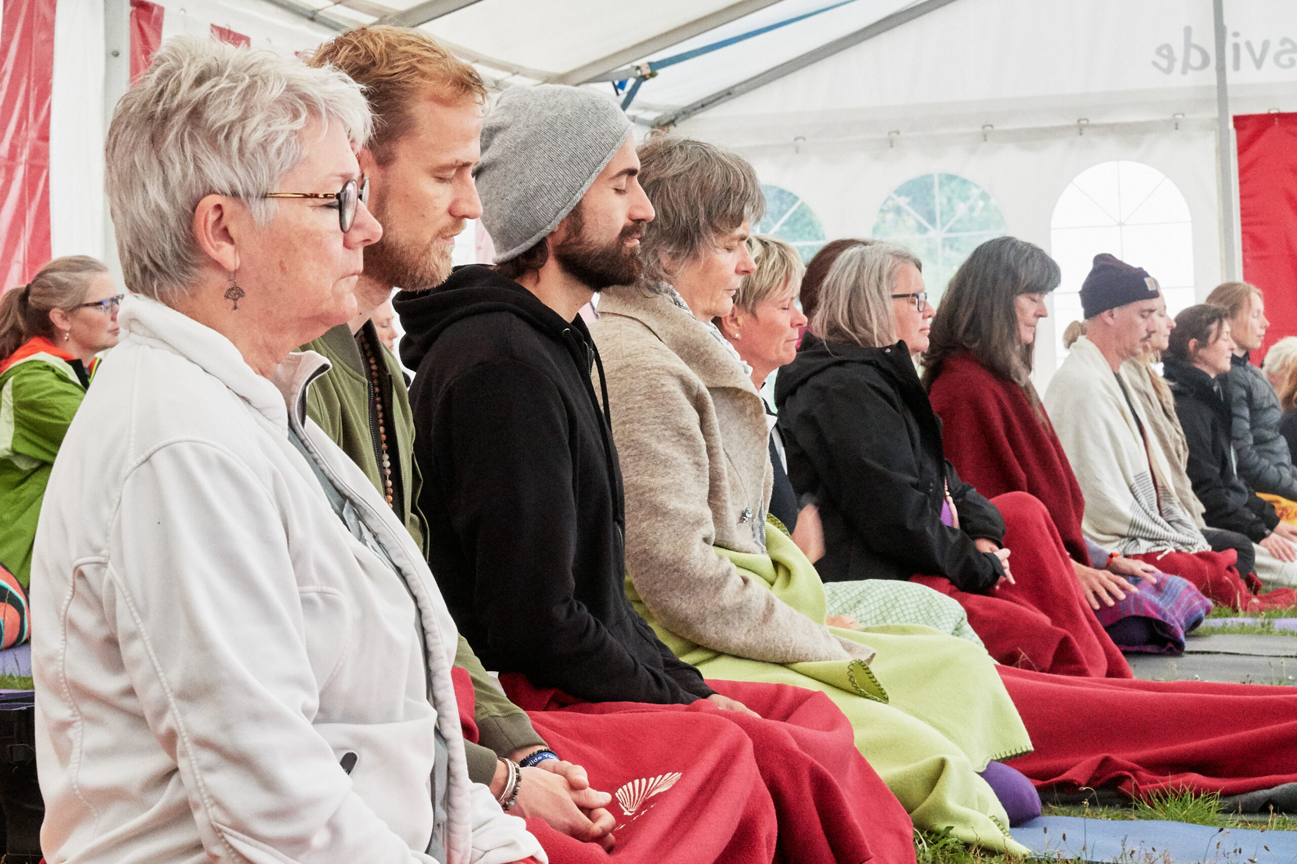 Stemning på Tisvilde Yogafestival